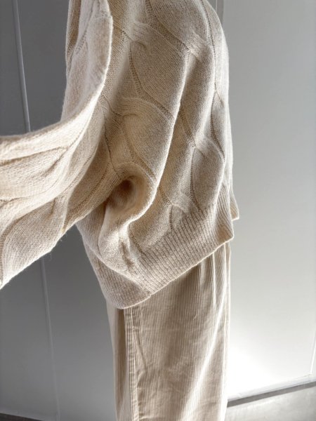 画像8: ケーブル地柄 ハイネック ニット (8)