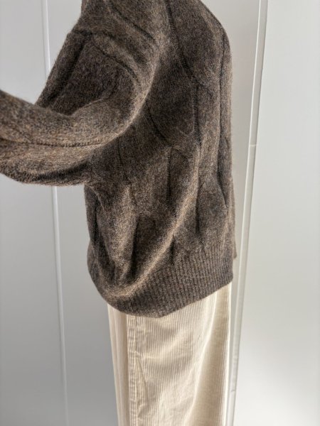 画像8: ケーブル地柄 ハイネック ニット (8)